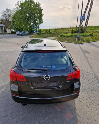 Opel Astra cena 27000 przebieg: 211025, rok produkcji 2012 z Pyskowice małe 466